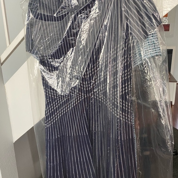 Pretty dress ….size 10 - Picture 2 of 4